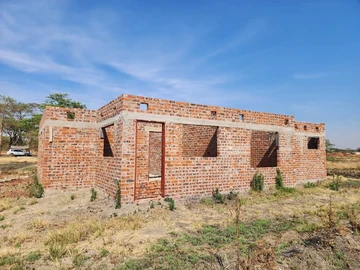 Incomplete 5 Roomed cottage for Sale in Norton, Mashuma Park