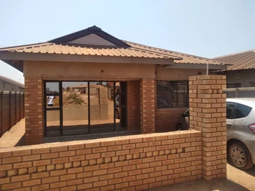 4-Bedroom Family Home For Sale in Glaudina, Harare West