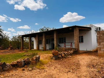 Mlibizi house for sale overlooking Kariba Dam