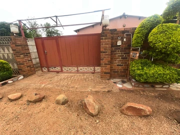 For Sale: 3-Bedroom House in Nketa, Bulawayo – Fitted Kitchen, Paved Verandah