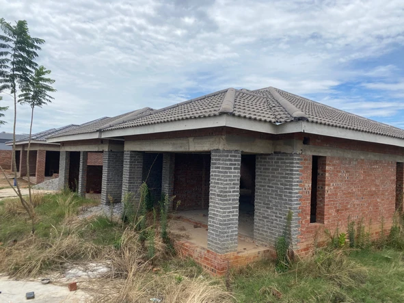 Incomplete 4-Bedroom Family Home for Sale in Mabvazuva, Ruwa with Modern Amenities