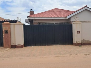 4-Bedroom House in Glen View, Harare For Sale 