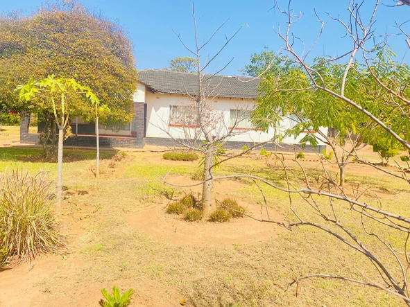 Chinhoyi Mzari Suburb is this solid house with clean paperwork sitting on 2856sqm