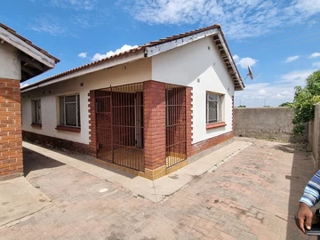 3-Bedroom Cottage for Rent in Waterfalls, Harare with Full Amenities