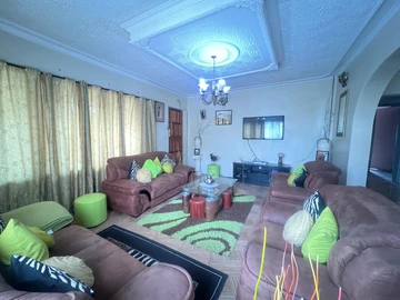 2-Bedroom House with Borehole to Rent in Mainway Meadows, Harare