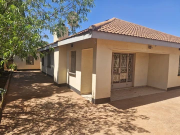 Modern House Tolet With  Perenial Borehole Water