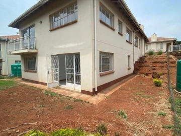 4-Bedroom Flat & Apartment in Kamfinsa, Harare East