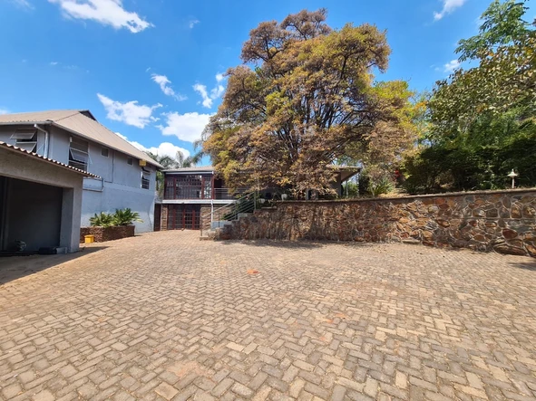 5-Bedroom Luxury Villa with Pool, Borehole in Hogerty Hill, Harare