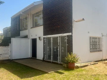 Neat Duplex Garden Flat