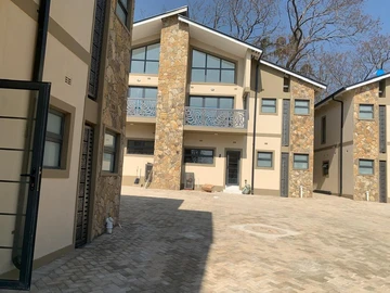 Spacious 3-Bedroom Apartment in Newlands, Harare with Borehole