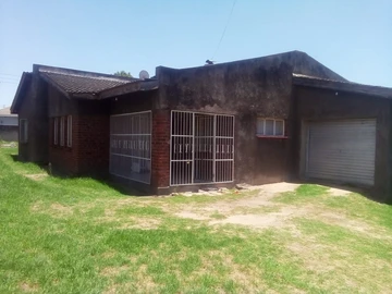 3-Bedroom Family Home in Zimre Park, Harare East - 700m² Land, House