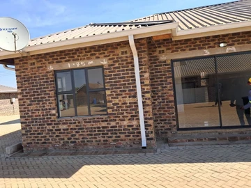 3-Bedroom Apartment with Borehole in Meyrick Park, Harare West