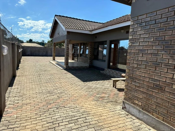 5-Bedroom Luxury Home for Rent in Mabelreign, Harare West