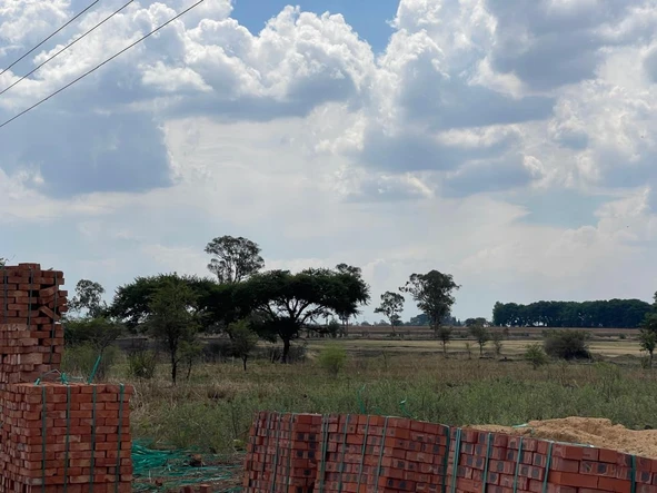 600 m² Fairview Residential Land with Internet, Tarred Roads, and Good ZESA