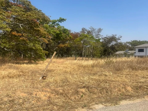 Commercial Land in Mazowe: 5000m²   