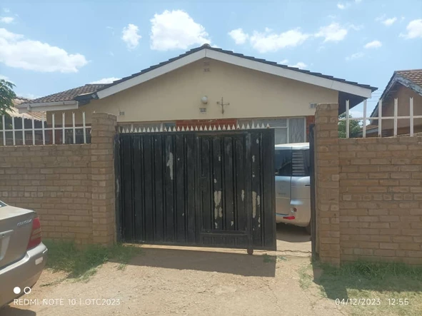 4-Bedroom House for Sale in Budiriro, Harare - Walled with Amenities