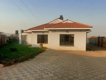 Stunning 2 Bedroom Wing House for Rent in Fairview