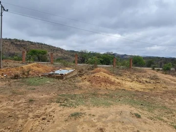 18 Hectares of Farm & Agricultural Land for Sale in Umzingwane