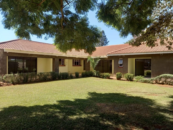 House For Sale In Bluffhill, Harare