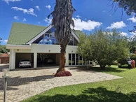 Stunning Alexander Park House with Extensive Features!