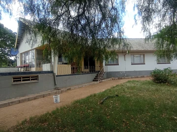 4-Bedroom House in Southdowns, Gweru.