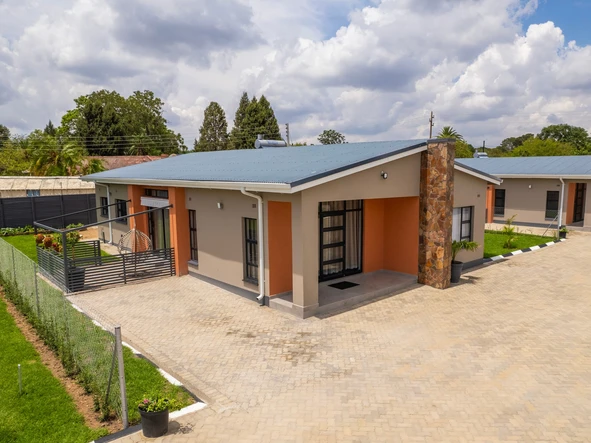 Townhouse/Complex/Cluster For Sale in Athlone - Ready to Move In!