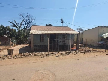 Makokoba,1 Bedroomed Home FOR SALE