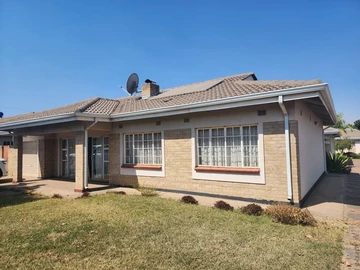 A House for Sale in Waterfalls