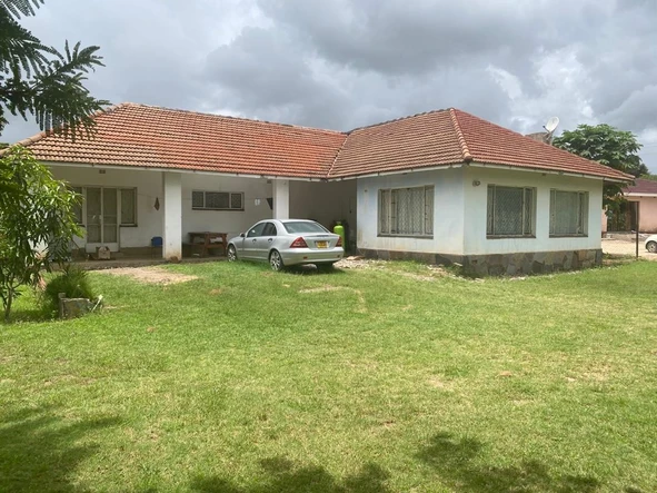 Spacious 4-Bedroom Home for sale in Waterfalls, Harare 