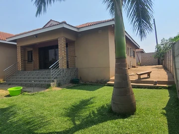 Charming 4-Bedroom Garden Flat for Sale in Ardbennie, Harare South