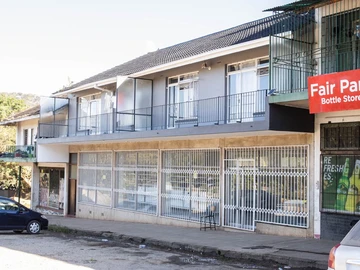 Fairbridge supermarket with 2 flats