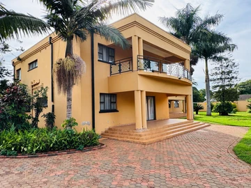 Elegant & Spacious: Dream Home for Sale in Borrowdale