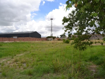 Prime 5043 m² Commercial & Industrial Land in Chitungwiza with Amenities