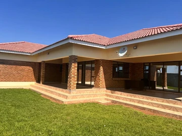 5 Bedroom Home, Parklands  For Sale