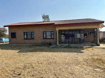 Invest in a neat townhouse in Manningdale, Bulawayo: