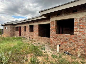 Charming incomplete House for Sale in Mabvazuva, Ruwa - 436m² Lot