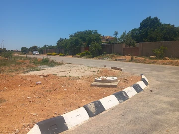 TAONA GARDENS(Next to Silverbrook) Ruwa. STAND FOR SALE.