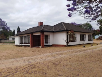 3 Bed House in Chadcombe, Harare South for Sale, Large Land Area