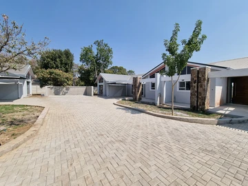 Charming 3-Bedroom Apartment in Greendale, Harare with Borehole