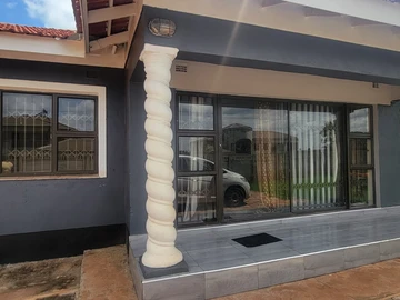 Spacious 4-Bed Home with Borehole in Mount Pleasant Heights