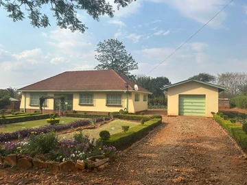 3-Bedroom House with Pool & Borehole in Bellevue, Bulawayo for Sale