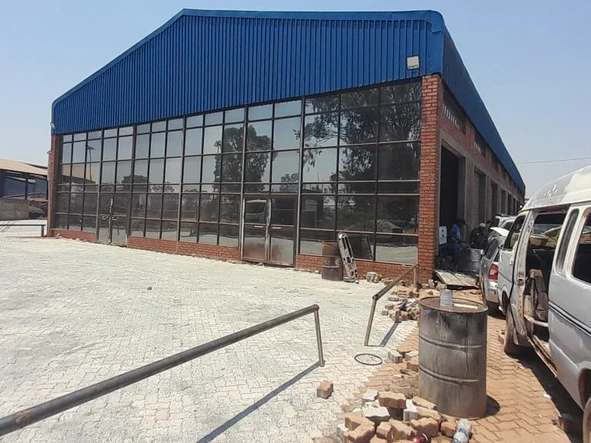 Willovale Warehouse to let