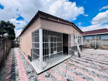 Kambuzuma House For Sale 