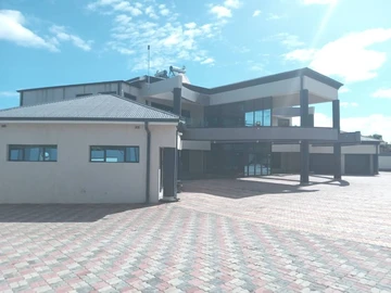 Luxury 6-Bed Home for Sale with Amenities in Burnside, Bulawayo East