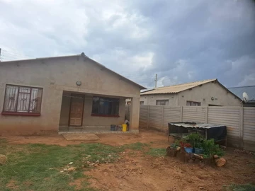3BR, 2BA Family House for Sale in Budiriro, Harare - 150m²