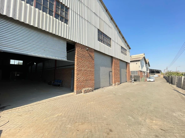 Warehouse For Rent In Waterfalls