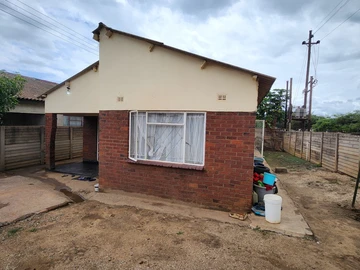 4-Bedroom House for Sale in Katanga, Norton