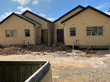 Townhouses For Sale in Helensvale, Harare North