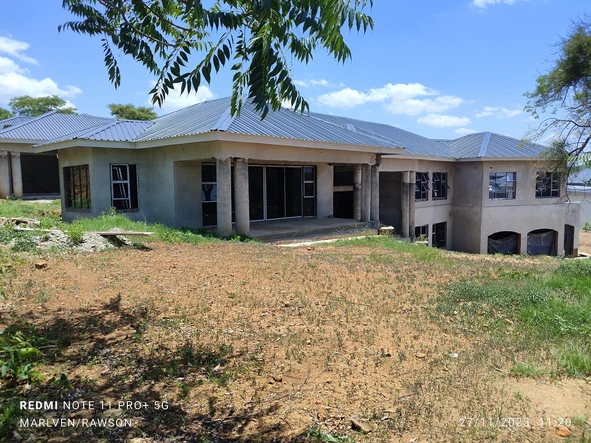 Exquisite 6-Bedroom House for Sale in Helensvale, Harare with Borehole