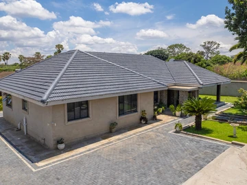 CBD PROXIMITY, SUBURBAN SERENITY: The Ultimate Renovated Home!